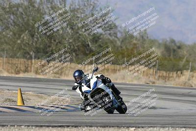 media/Dec-01-2025-Moto Forza (Mon) [[2daa91e15f]]/3-Beginner Group/Session 3 (Turn 3)/